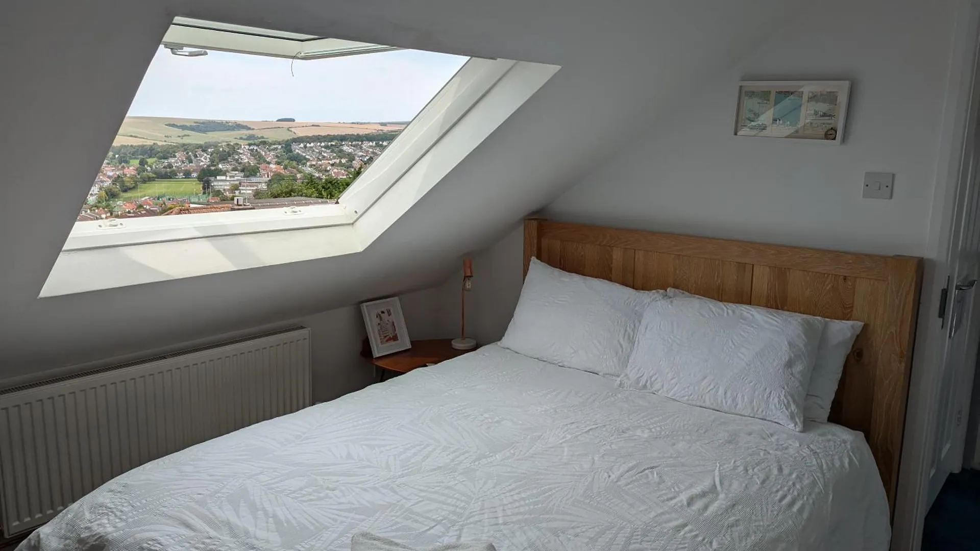 South Downs View Apartment Brighton Homestay